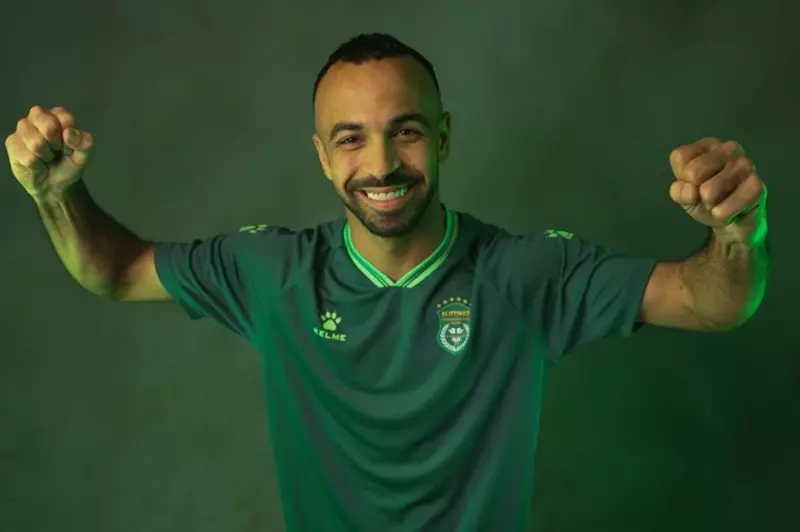 زملاء الأمس.. أفشة يواجه "7 أصدقاء" في مباراة سيراميكا والاتحاد بالدوري 